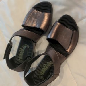 Groundhog sandals